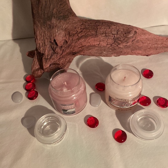 Yankee Candle set of 2, 3.7 Oz - Picture 4 of 5